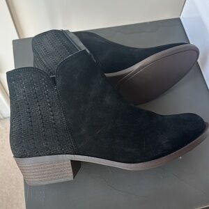 Kensie Boot - black suede bootie, size 9.5, style Gianna